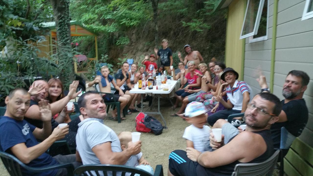 Camping Les Sources Saint-Jean-du-Gard Exterior foto